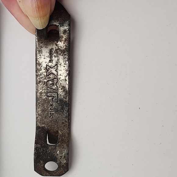 Vintage Jax & Pabst Blue Ribbon Beer Bottle Openers - Picture 2 of 4